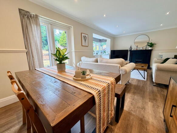 4 bed Detached for sale Image 7