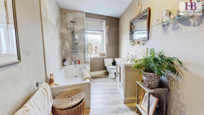 2 bed Flat for sale Image 8