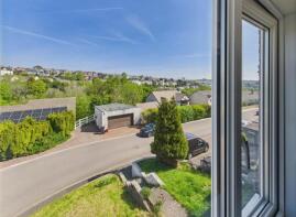 1, Babis Farm Row, Saltash PL12 4TQ