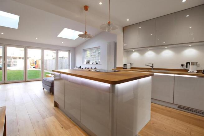 Kitchen/Diner & Family Room