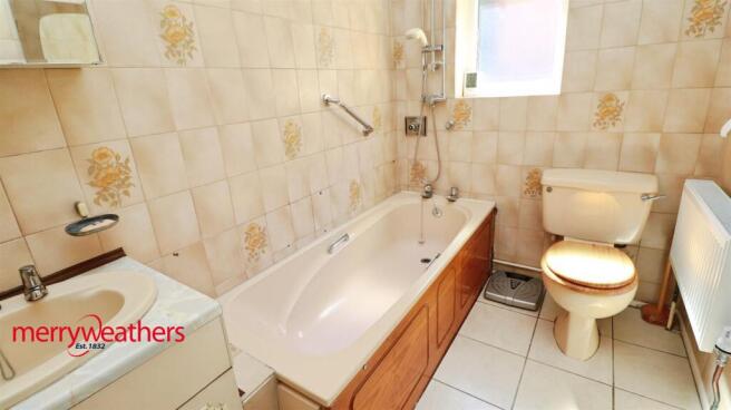 4 bed Detached Bungalow for sale Image 12