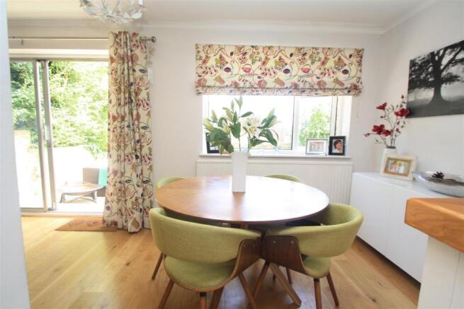 dining area b.JPG