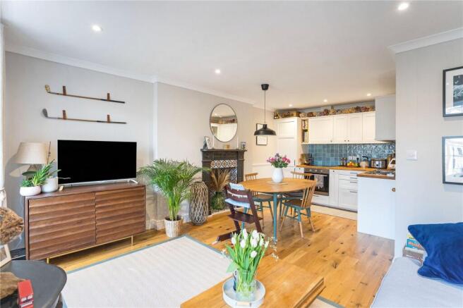 Sitting/Dining Area