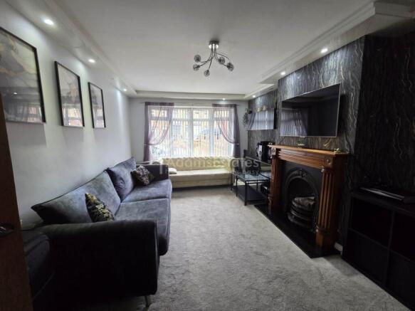 3 bed Semi-Detached Bungalow for sale Image 5