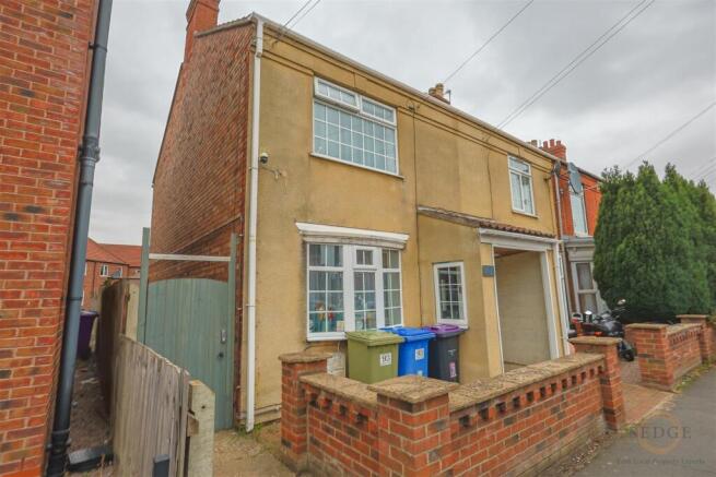 3-bed terraced on Granville Street, Boston, £132,500