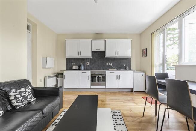 Smithwood Close, SW19 photo 4