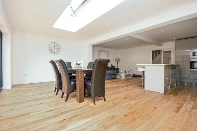 Kitchen / Diner / Fa