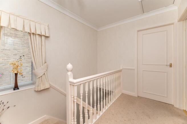 3 bed Semi-Detached for sale Image 12