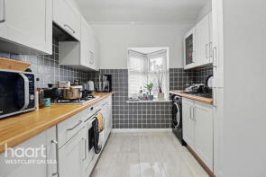 118a, Southsea Avenue, Leigh-on-sea SS9 2BJ