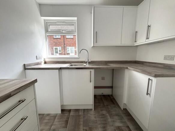 Staveton Close, Bramhall photo 5