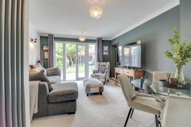 Roding Way, Wickford photo 4