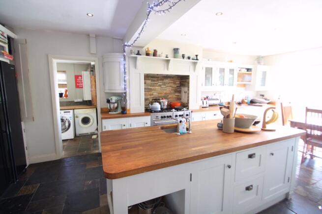 Kitchen /