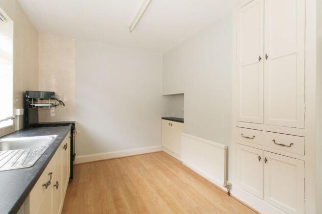 3 bed Semi-Detached to rent Image 5