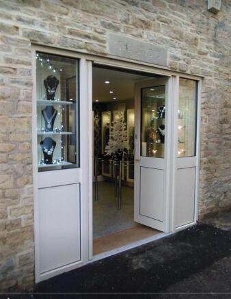 Studio/Retail Unit