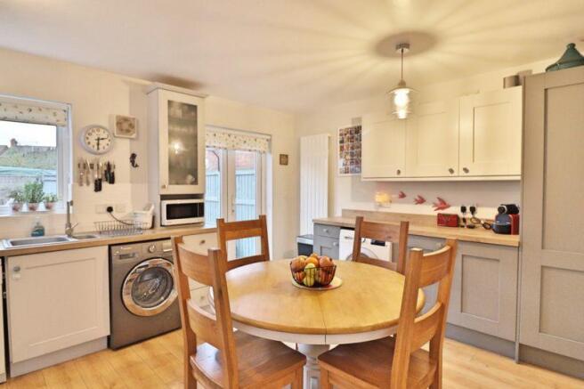 Kitchen/Dining...