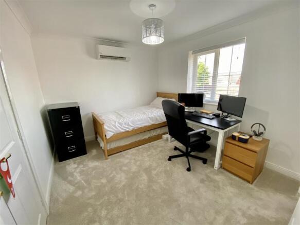 BEDROOM 2