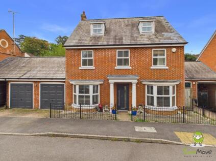 Otterbourne Walk, Sherfield-on-loddon, Hook, Hampshire, RG27