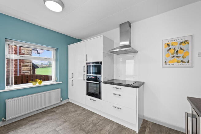 4 bed Detached Bungalow for sale Image 9