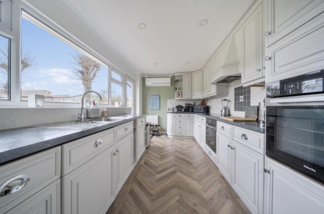 1423799-4-69b060f166f04