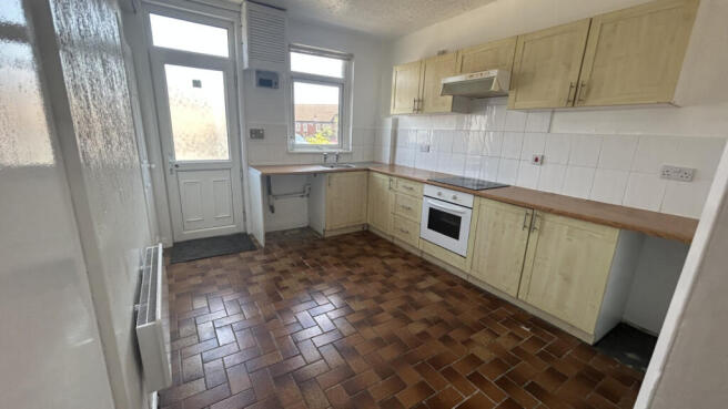 2 bed Terraced to rent Image 4