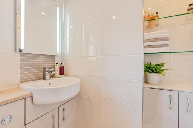 3 bed Semi-Detached for sale Image 11