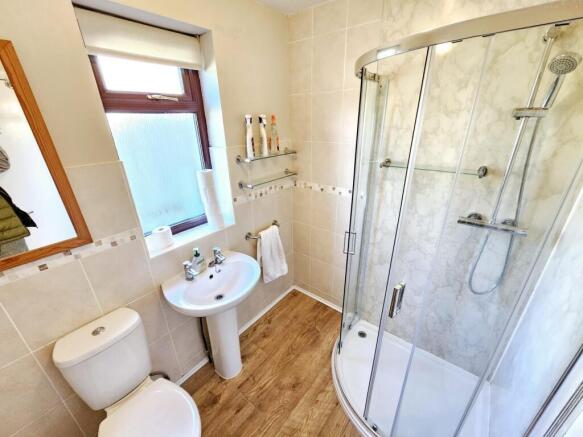 2 bed Semi-Detached Bungalow for sale Image 8