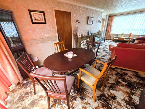 4 bed Semi-Detached for sale Image 11