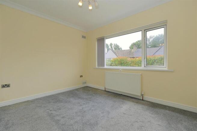 2 bed Semi-Detached Bungalow for sale Image 12