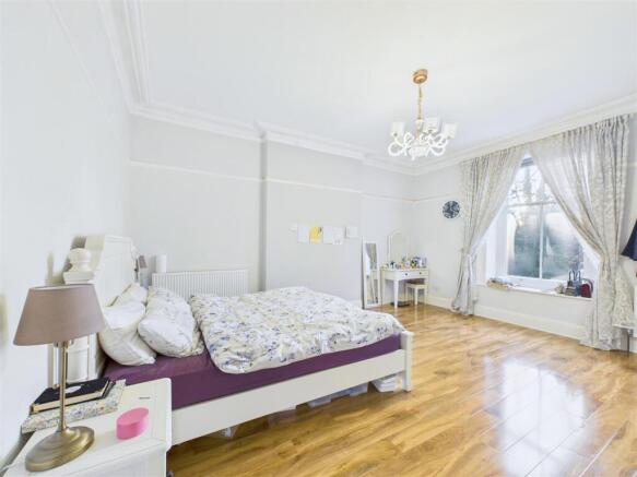 7 bed Semi-Detached for sale Image 10