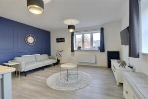 Flat 2, 26 Berkshire House, Coddington Grove, Waterlooville PO8 9ZE