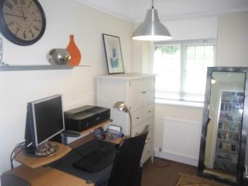 Bedroom/study
