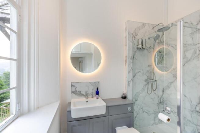 Ensuite Bed 3.jpg