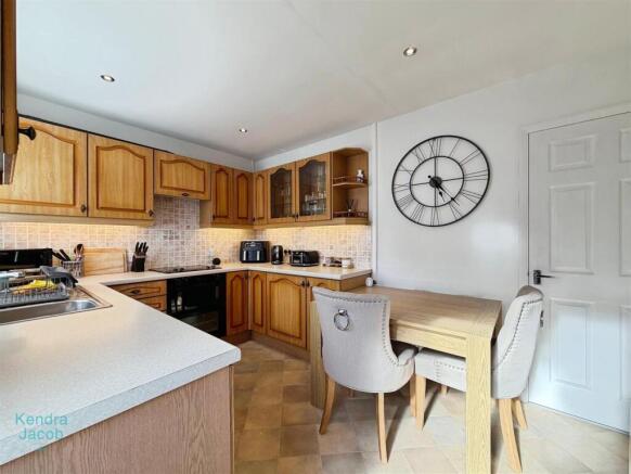 2 bed Terraced for sale Image 8