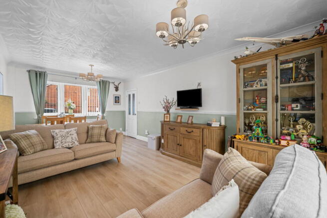 3 bed Semi-Detached for sale Image 8