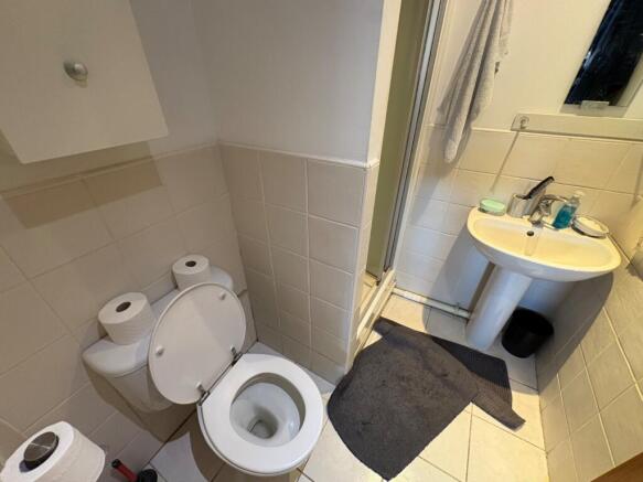 2 bed Flat to rent Image 4