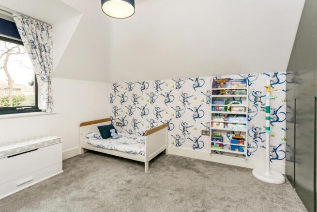 11 Ashenden Walk ...