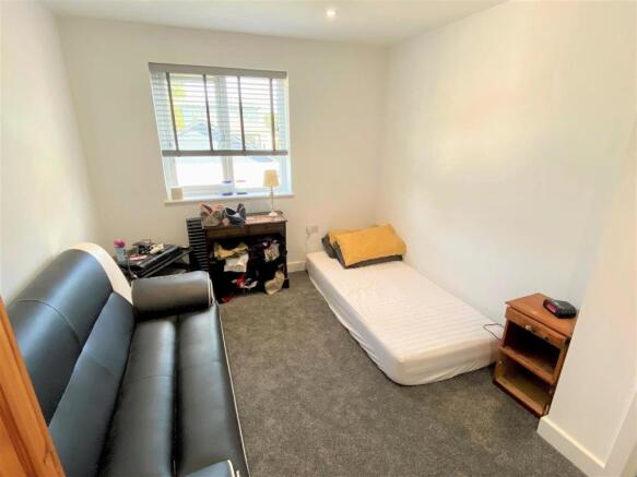 21 East Road Bedroom 3