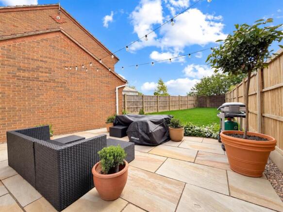 Beautifully Landscaped Garden