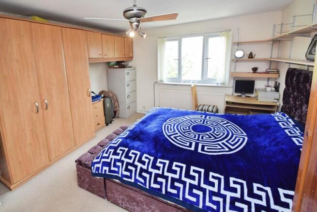 4 bed Terraced for sale Image 8