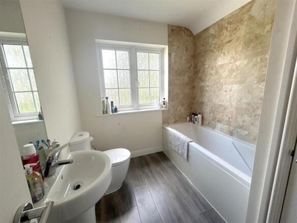 3 bed Detached for sale Image 11