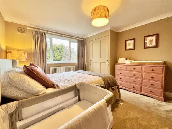 3 bed Detached for sale Image 11