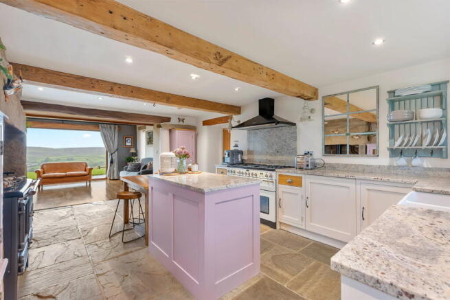 4 bed Farm House for sale Image 4