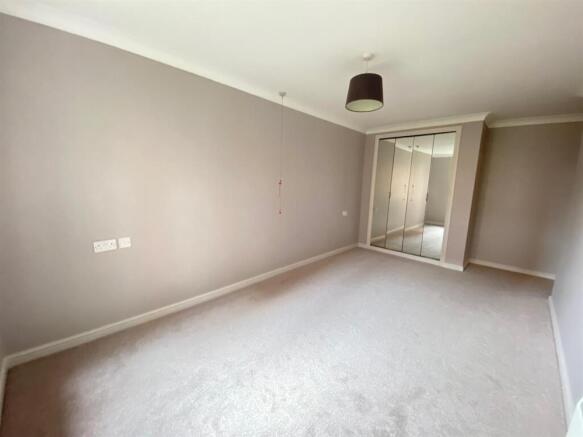 Double Bedroom.jpg