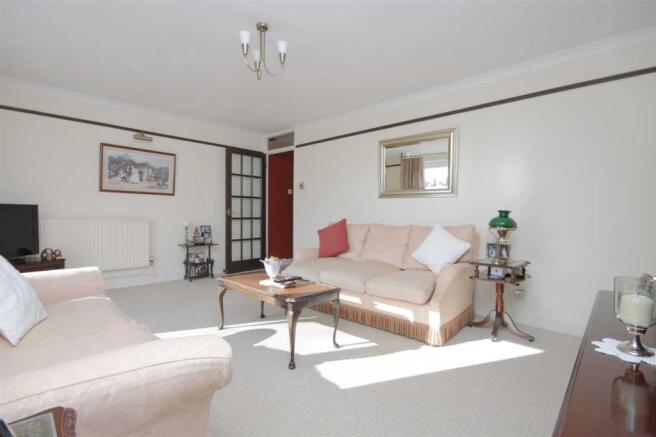 LIVING ROOM CONT
