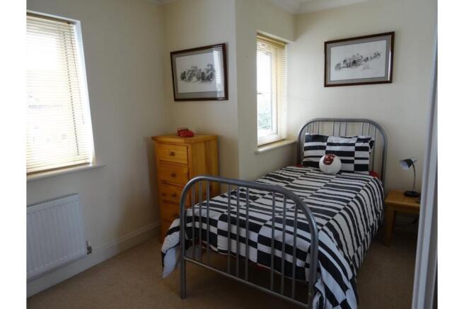 bedroom4
