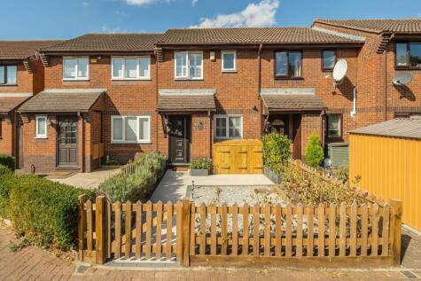Oakmead Place, Colliers Wood