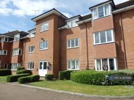 6, Campion House, Oddfellows Road, Newbury RG14 5QB