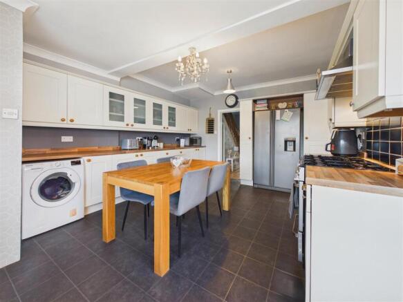 3 bed Semi-Detached for sale Image 9