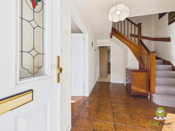 EweMove Estate Agents Basingstoke - 67 Cowslip Ban