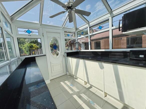 4 bed Semi-Detached for sale Image 9